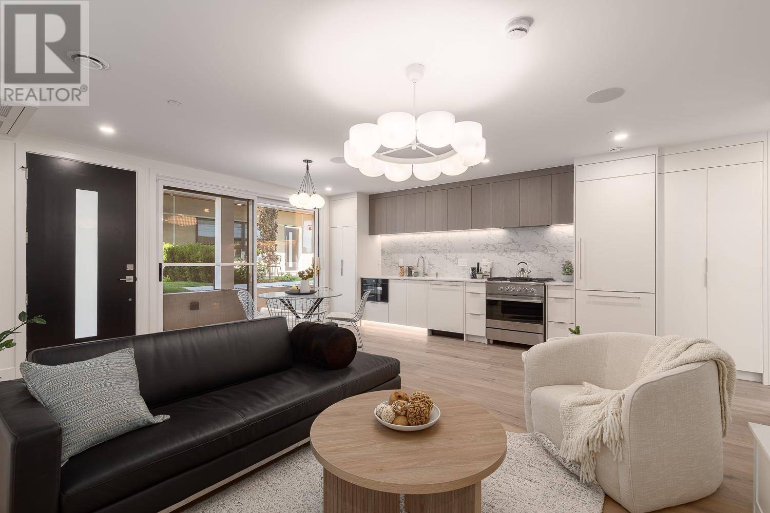 Vancouver, BC V6M1A3,1143 W 33RD AVENUE