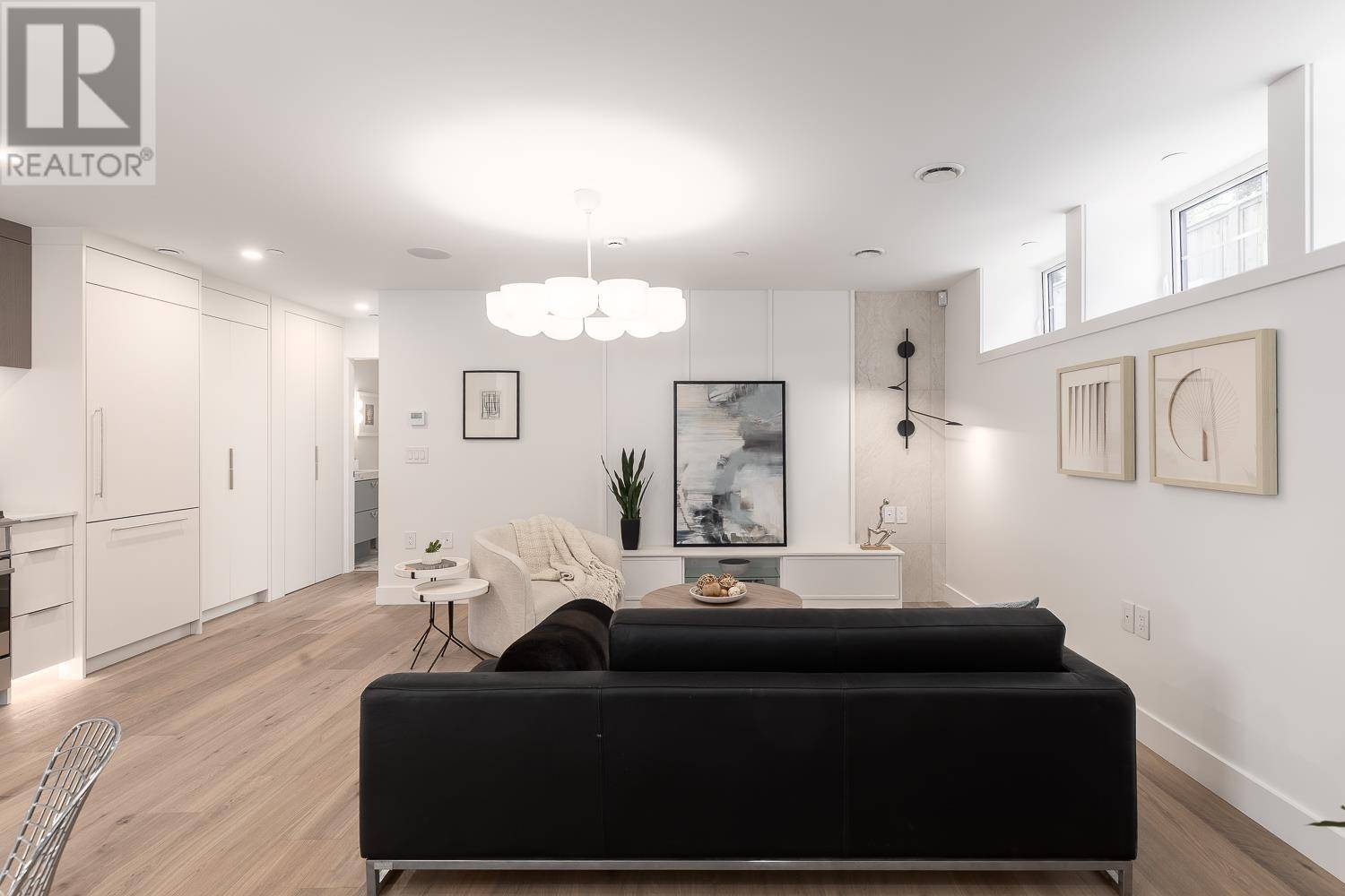 Vancouver, BC V6M1A3,1143 W 33RD AVENUE