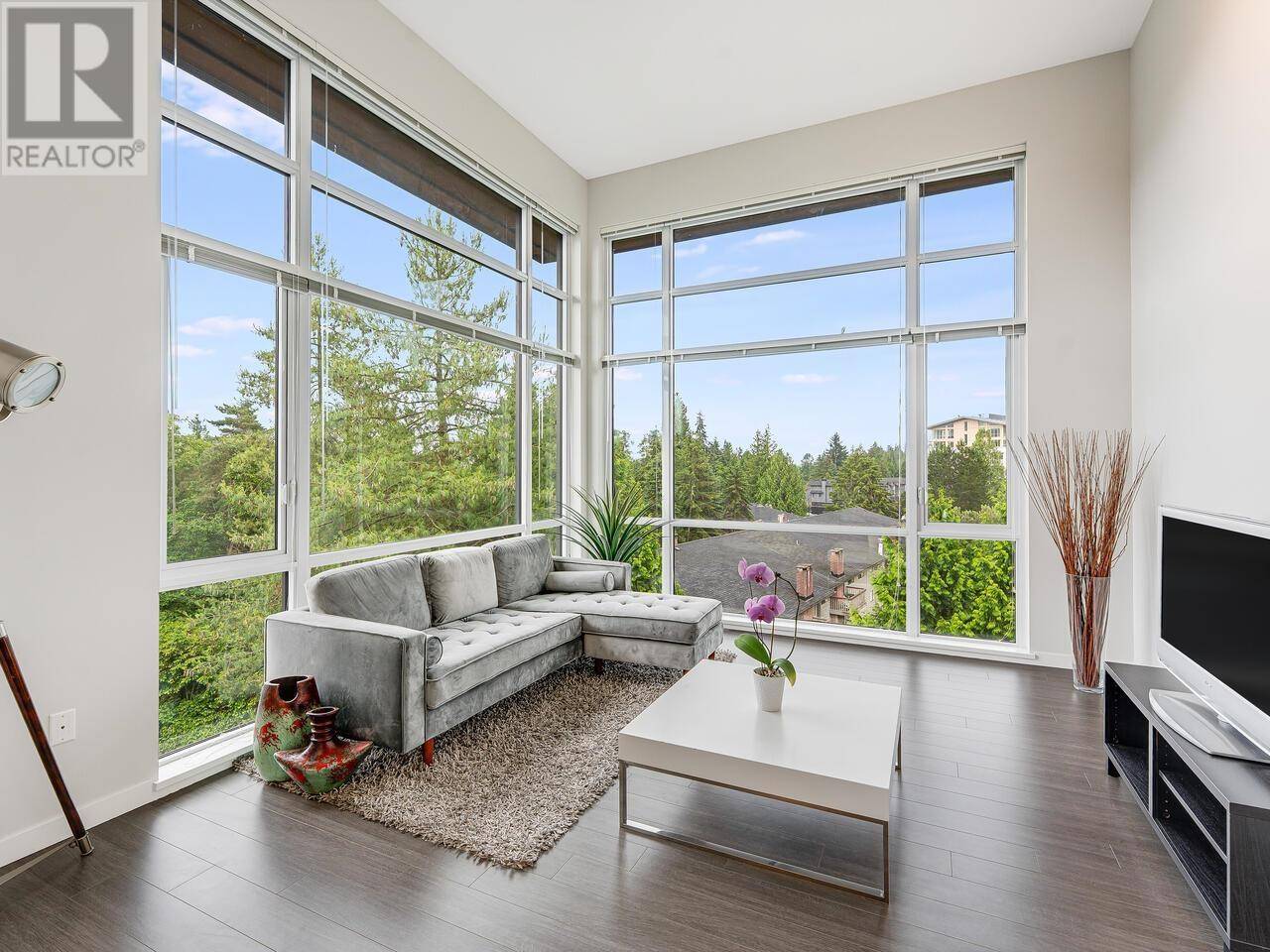 North Vancouver, BC V7J0C1,2651 LIBRARY LN #401