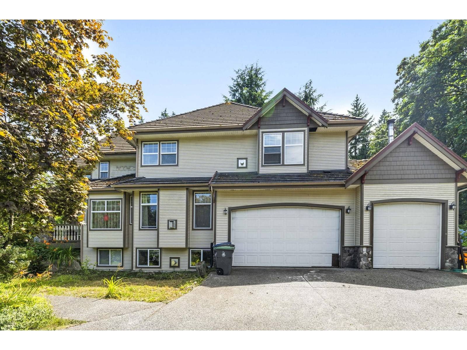 Surrey, BC V4N5A9,9833 182 STREET