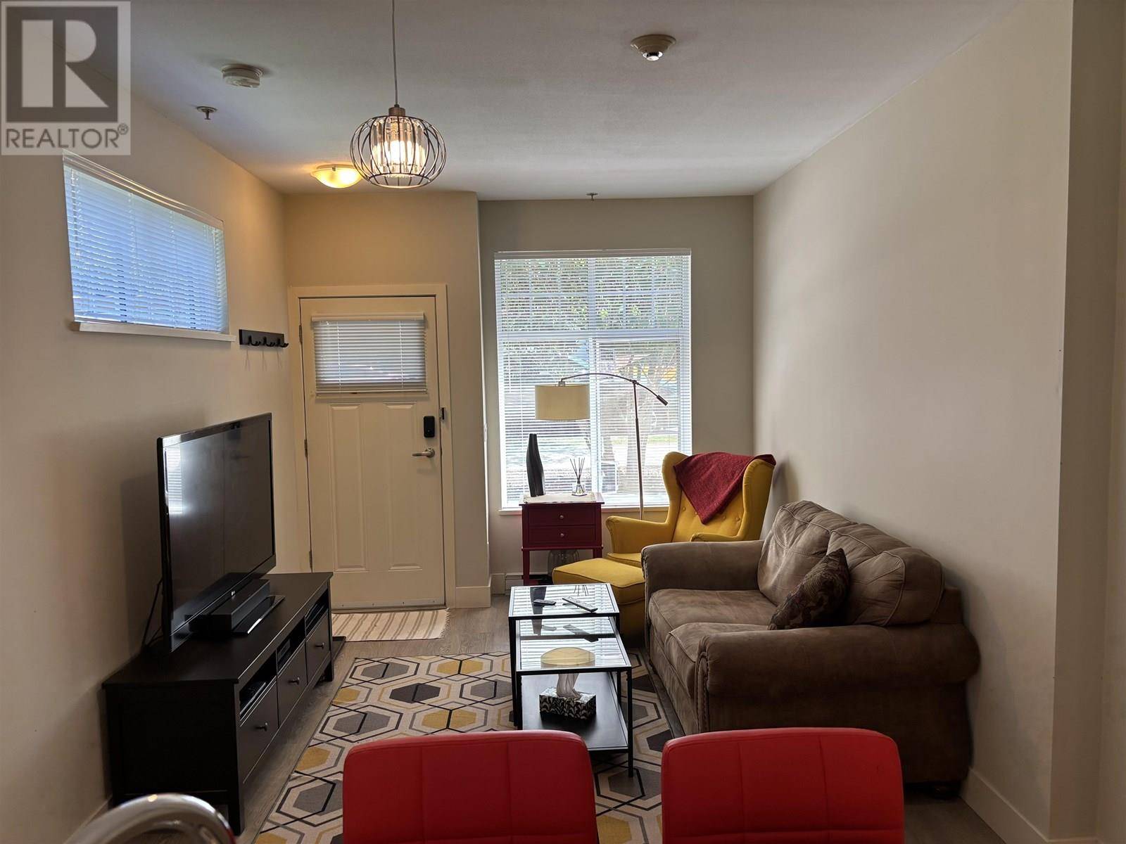 Burnaby, BC V5H1K6,4255 SARDIS ST #106