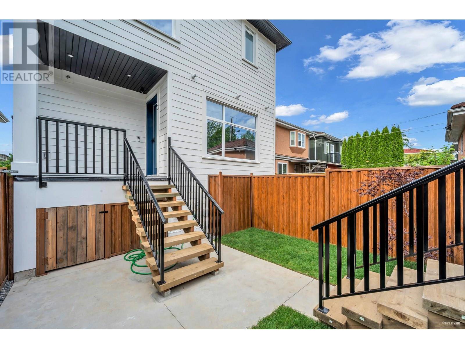 Vancouver, BC V5M2X5,2512 East 22 AVE #3