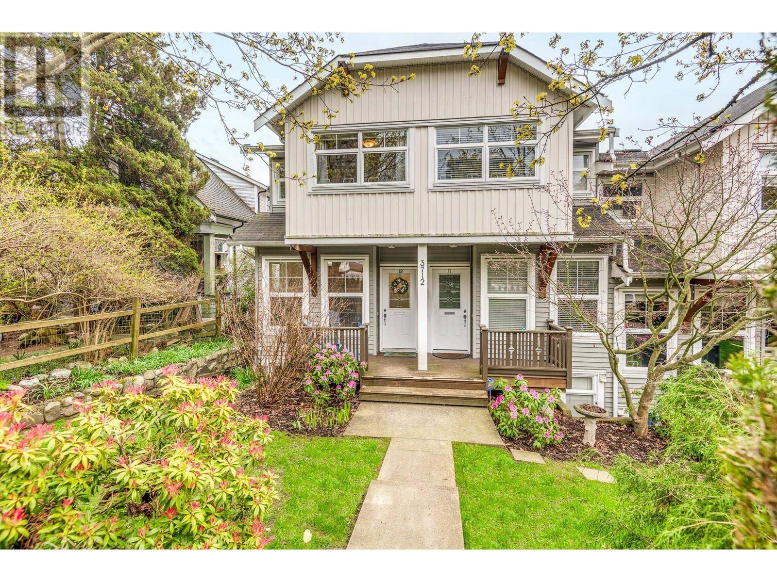 Burnaby, BC V5C2L3,3712 PENDER ST #12