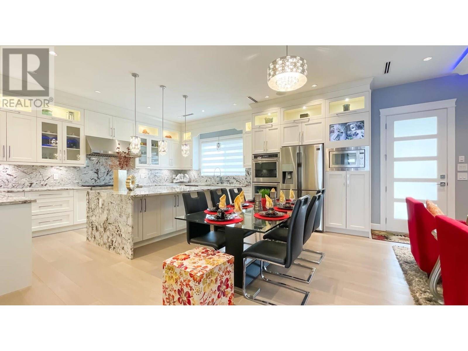 Burnaby, BC V5J2K4,4069 CLINTON STREET