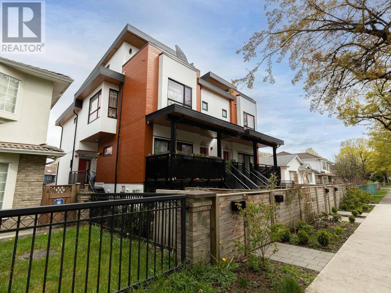 Vancouver, BC V5R2A5,5140 SLOCAN STREET