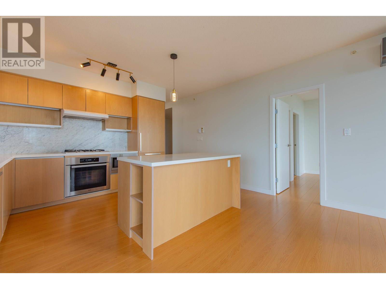 Burnaby, BC V5H0E8,6588 NELSON AVE #3305
