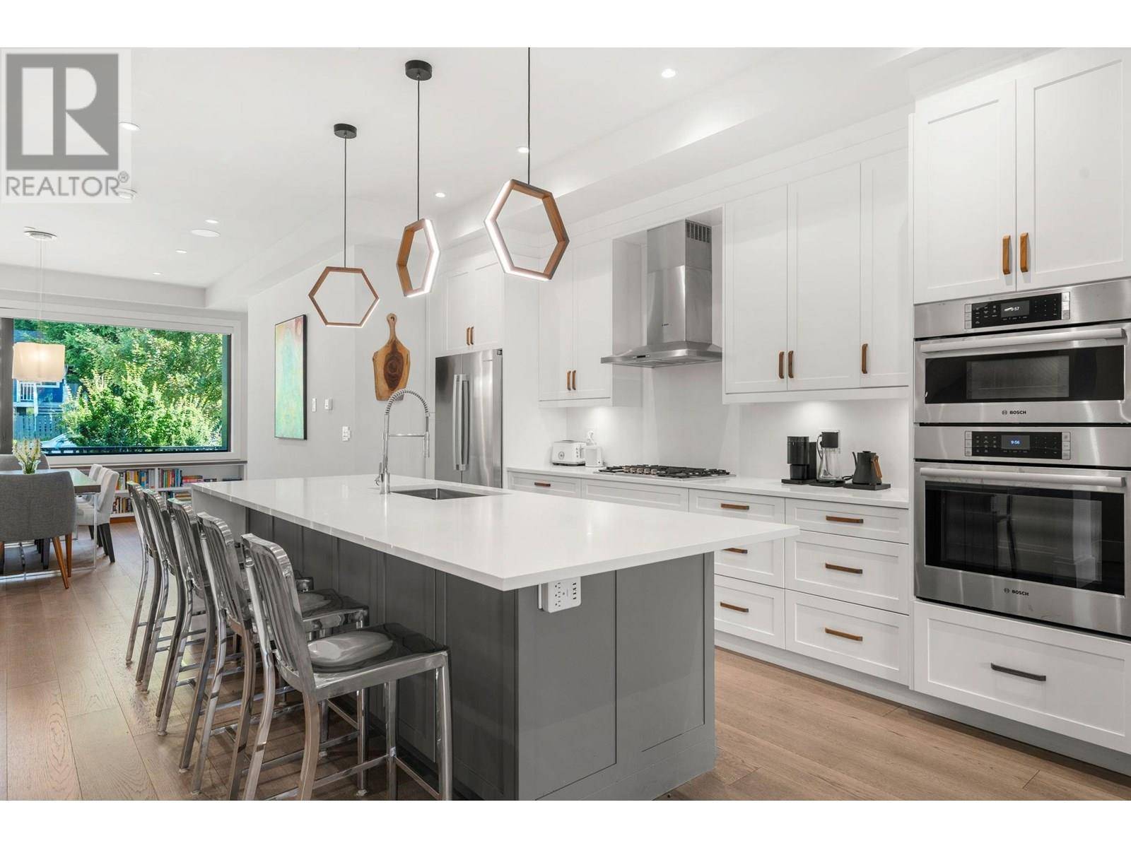 North Vancouver, BC V7L1J9,629 E 4TH STREET