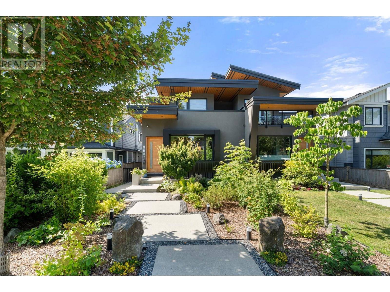 North Vancouver, BC V7L1J9,629 E 4TH STREET