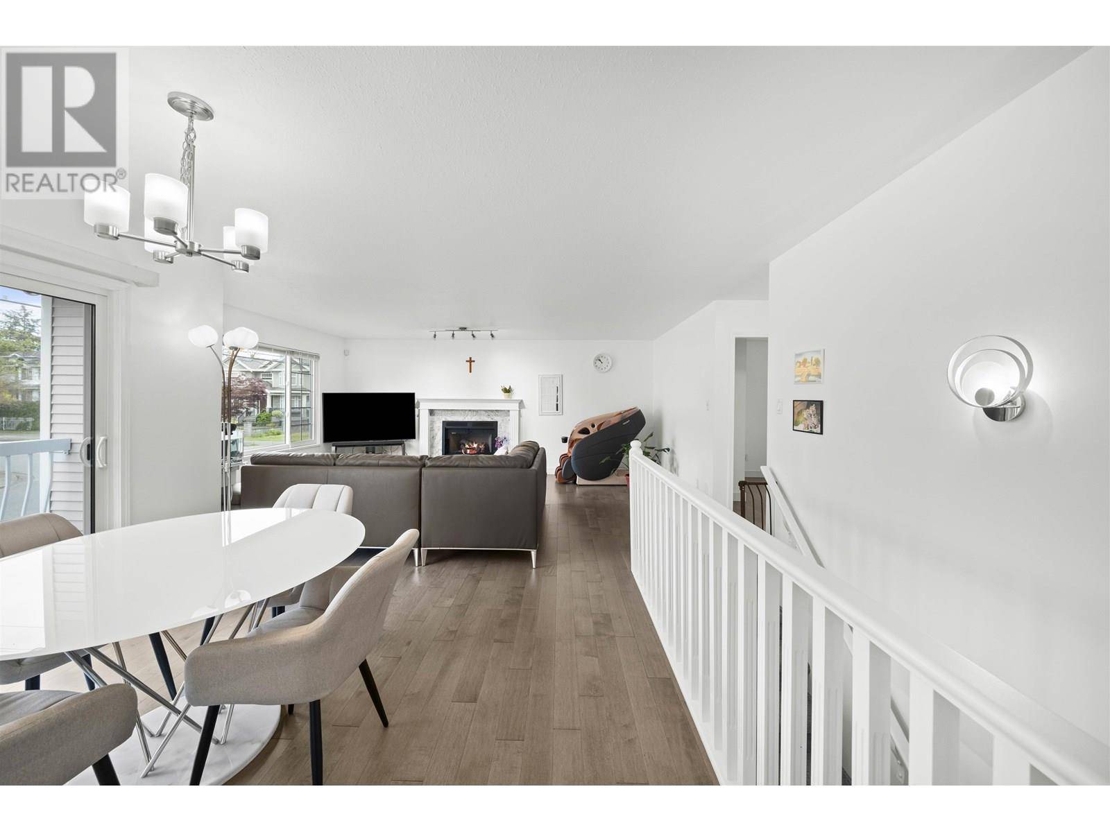Burnaby, BC V5J1M9,4398 HURST STREET