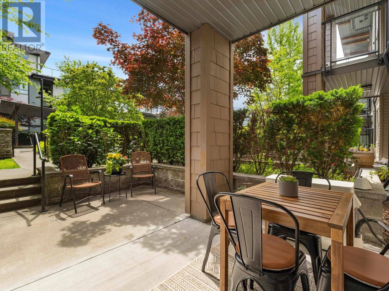 Burnaby, BC V3N0B4,7428 BYRNEPARK WALK #208