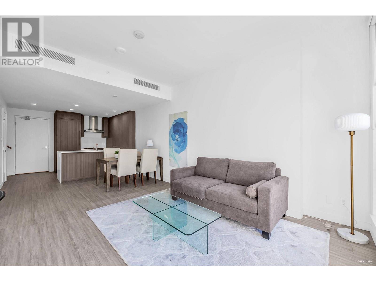 Burnaby, BC V5C0M2,2351 BETA AVE #TH302