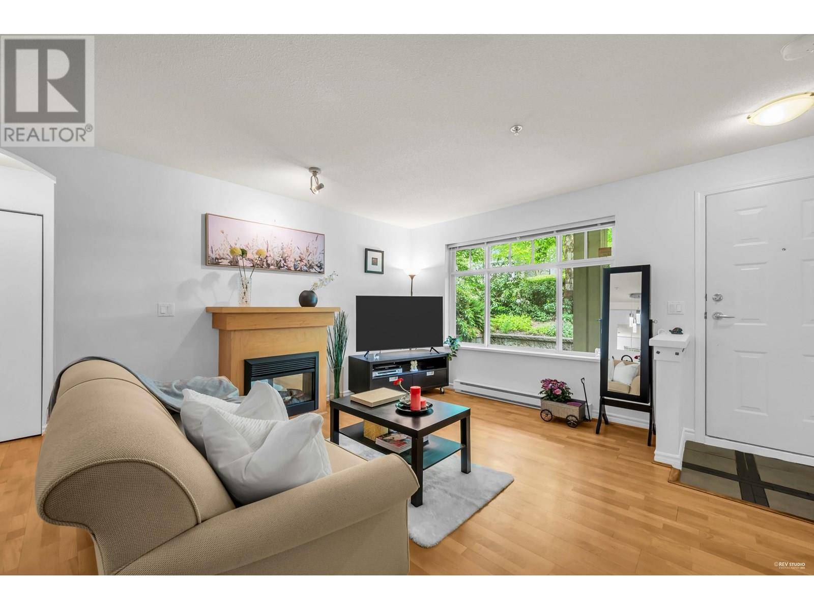 Burnaby, BC V3N5C6,7488 SOUTHWYNDE AVE #51