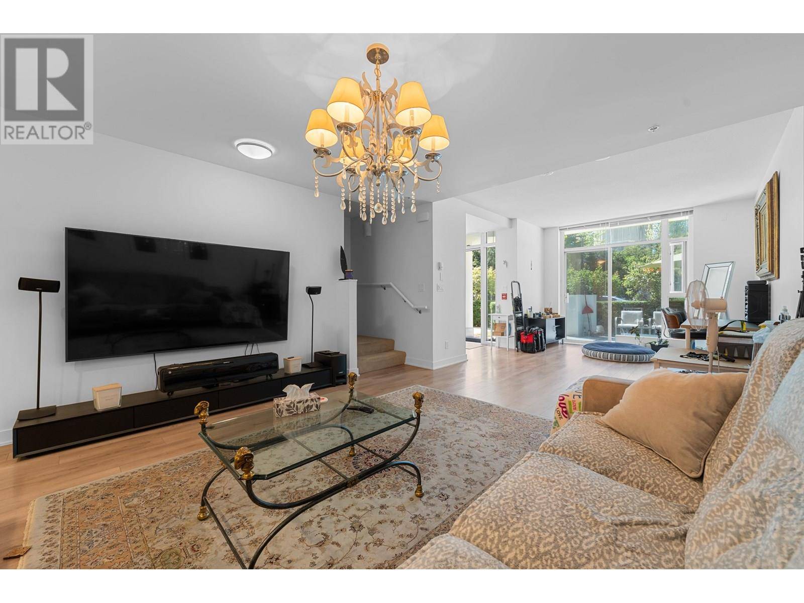 Burnaby, BC V5A4Y8,8980 UNIVERSITY CRESCENT