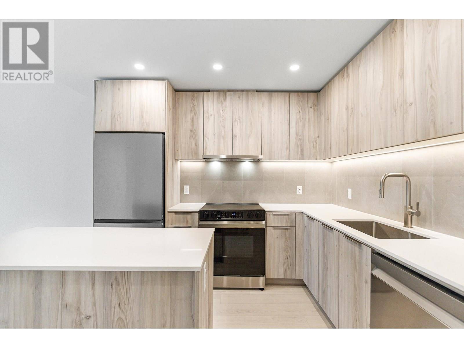 North Vancouver, BC V7G0B5,3596 MALSUM DR #616