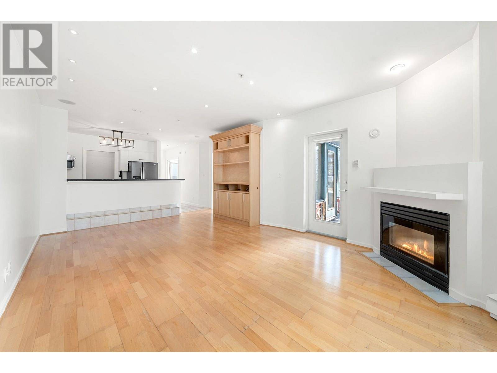 Vancouver, BC V6J5J1,1688 CYPRESS ST #309