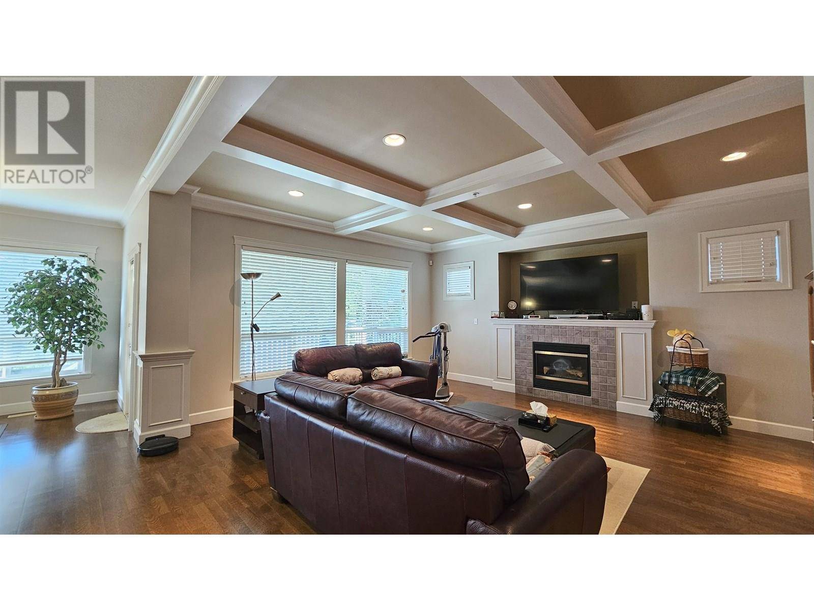Pitt Meadows, BC V3Y2W4,19829 SILVERTHORNE PLACE