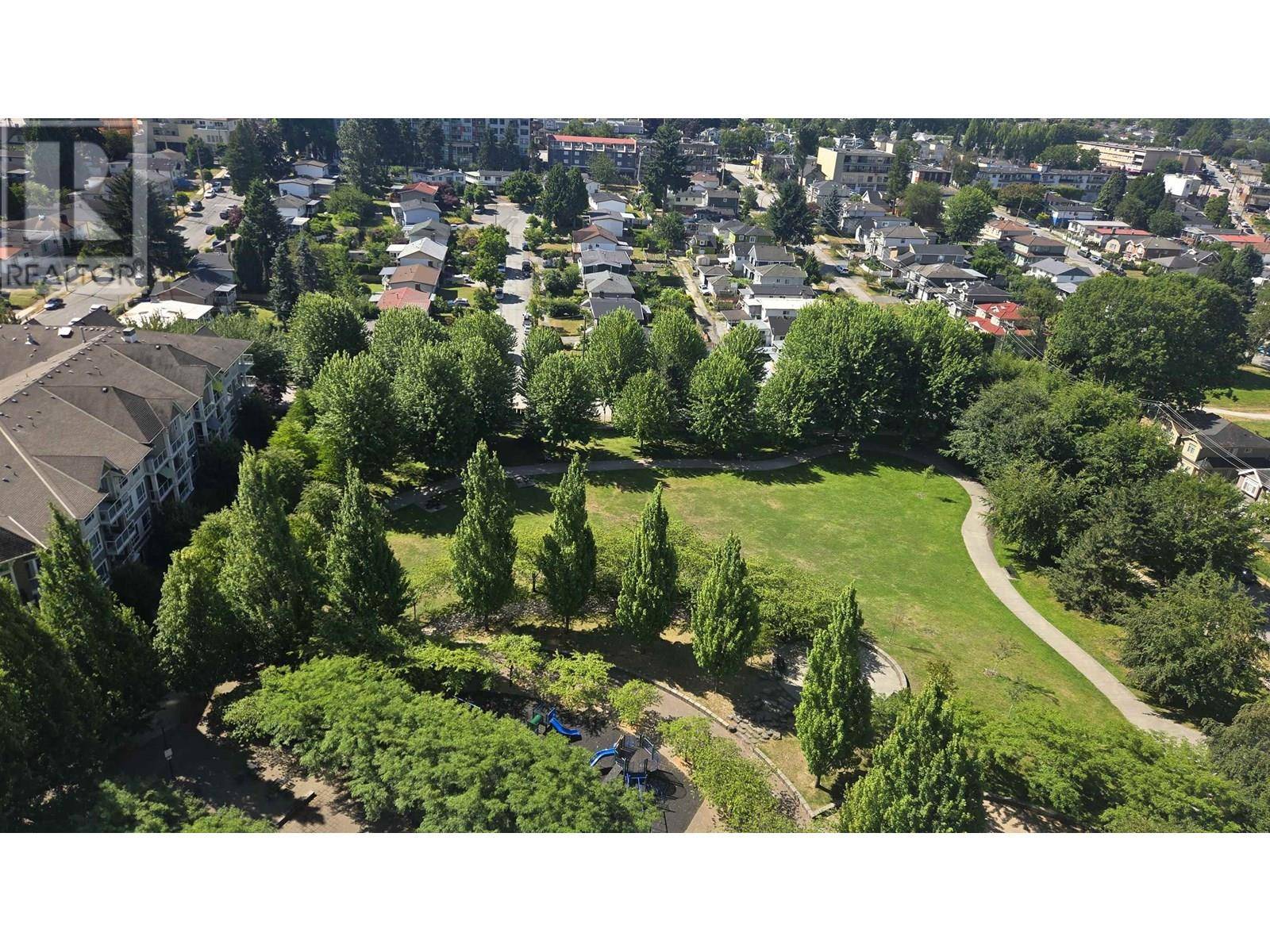 Vancouver, BC V5R6H4,3663 CROWLEY DR #2005