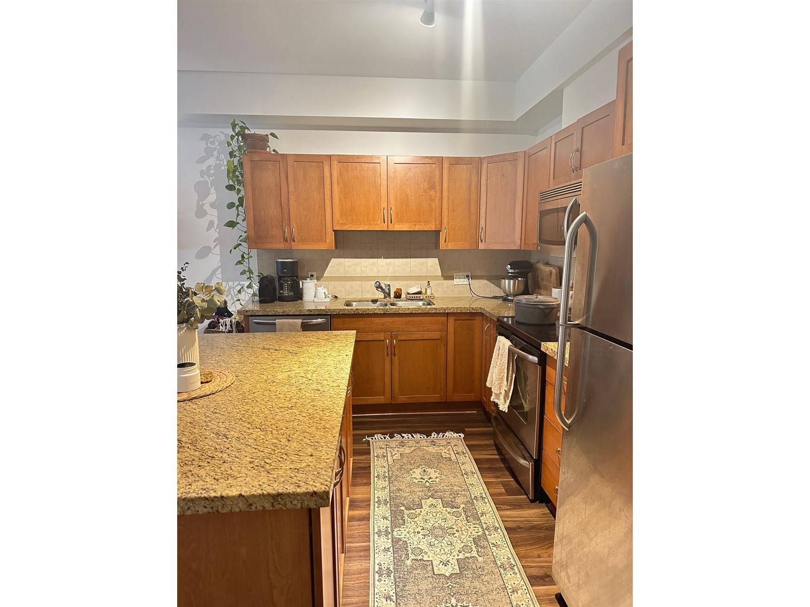 Abbotsford, BC V2S1Y1,33338 East BOURQUIN East #104