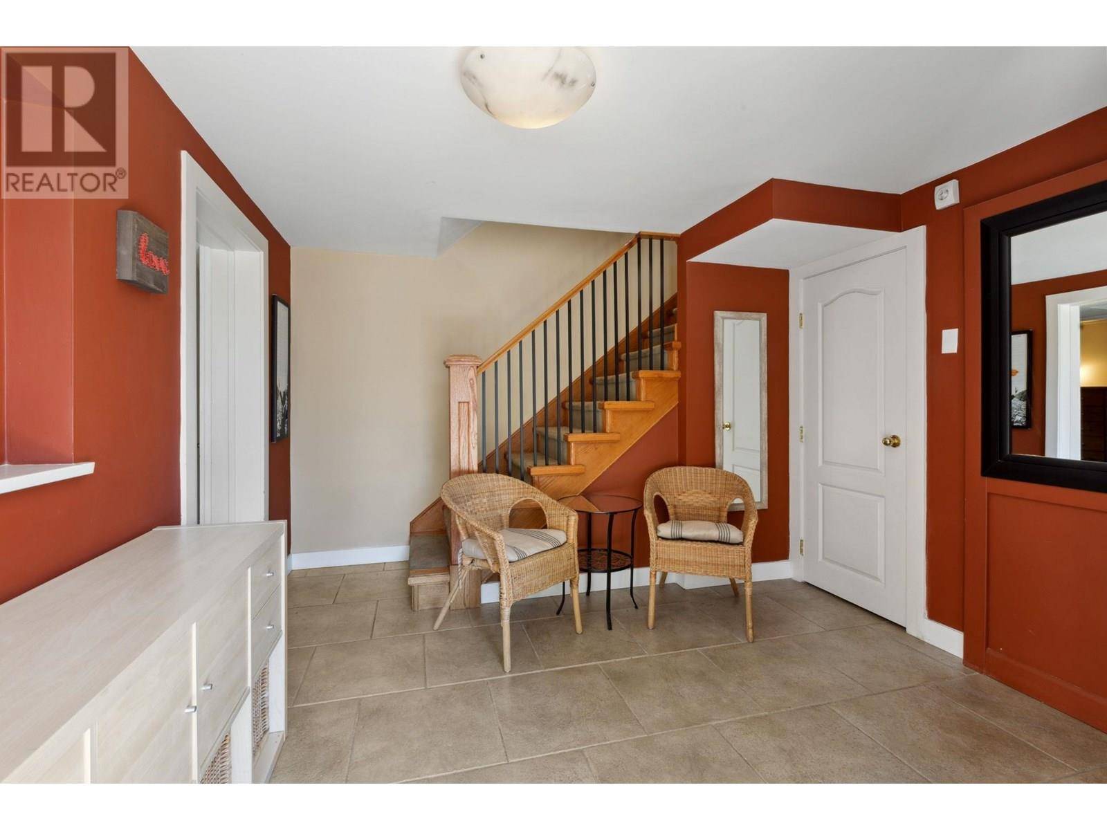 North Vancouver, BC V7H1H9,2591 BELLOC STREET