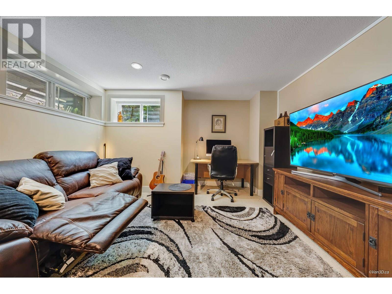 North Vancouver, BC V7L3L6,1626 ST. ANDREWS AVENUE