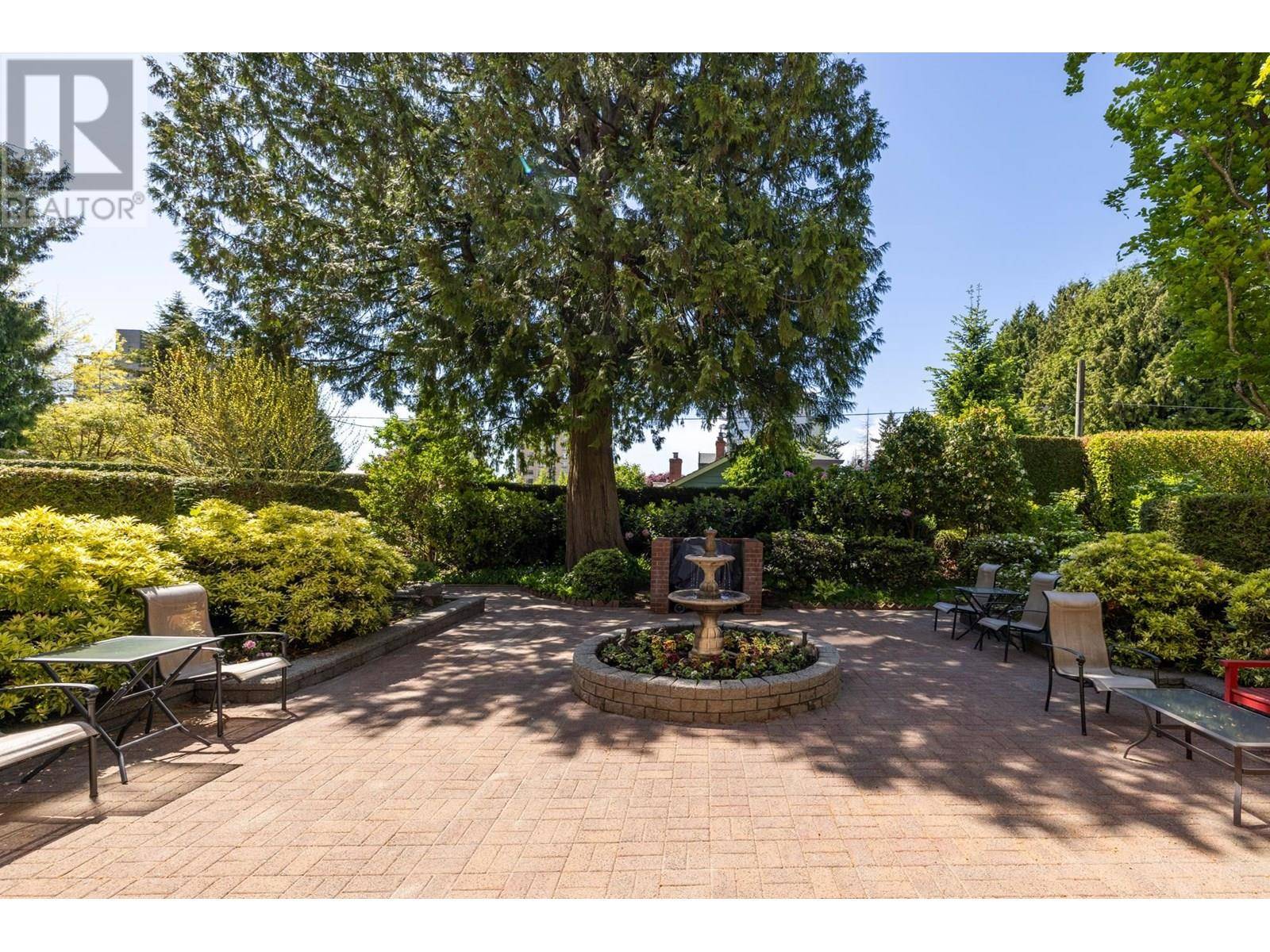 West Vancouver, BC V7V4C1,843 22ND ST #104
