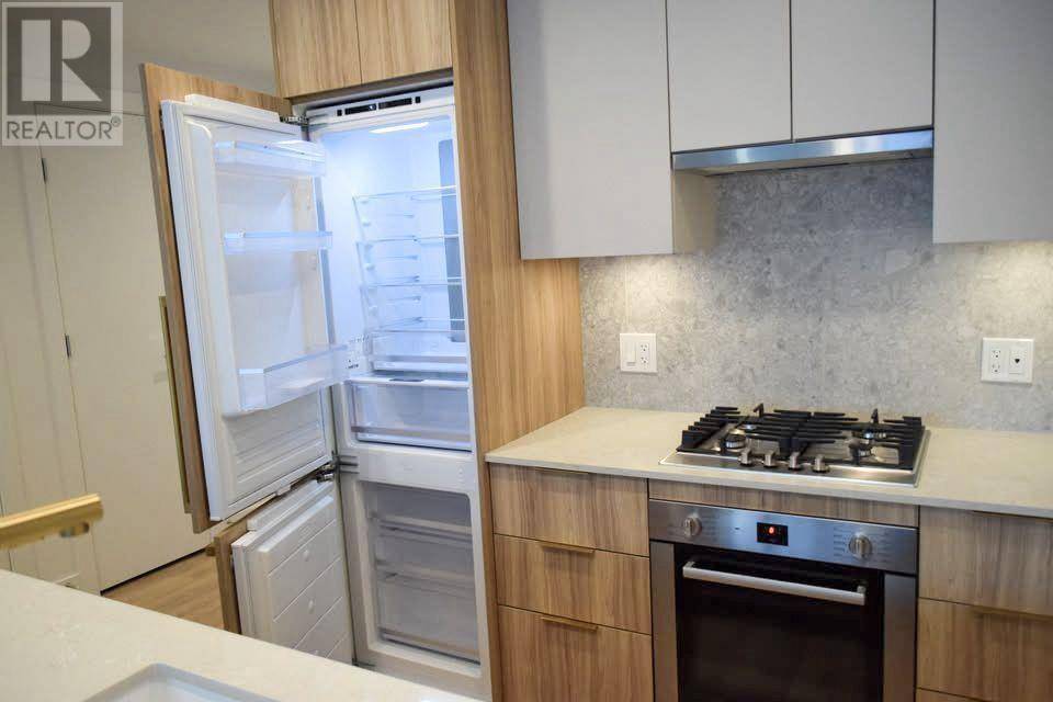 North Vancouver, BC V7J2N4,2517 MOUNTAIN HWY #606