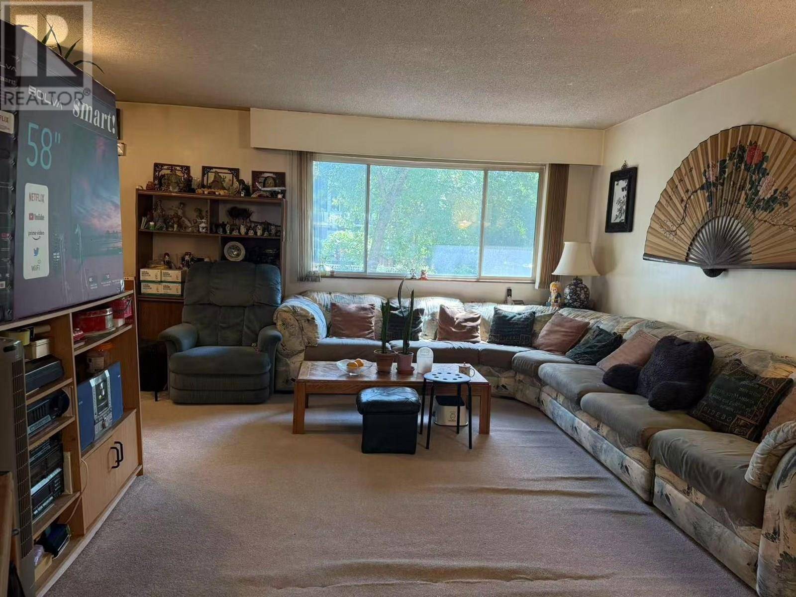 Vancouver, BC V5W3H3,5319 SOMERVILLE STREET
