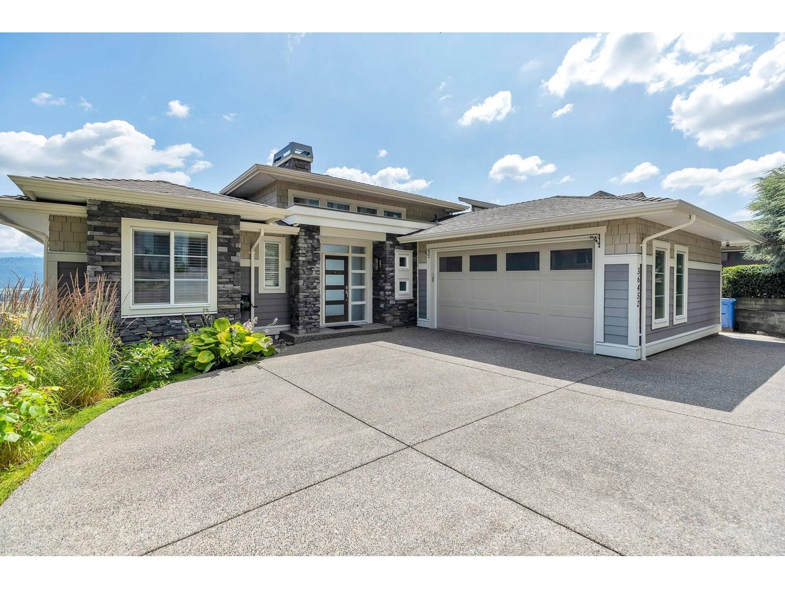 Abbotsford, BC V3G0B6,36452 ESTEVAN COURT