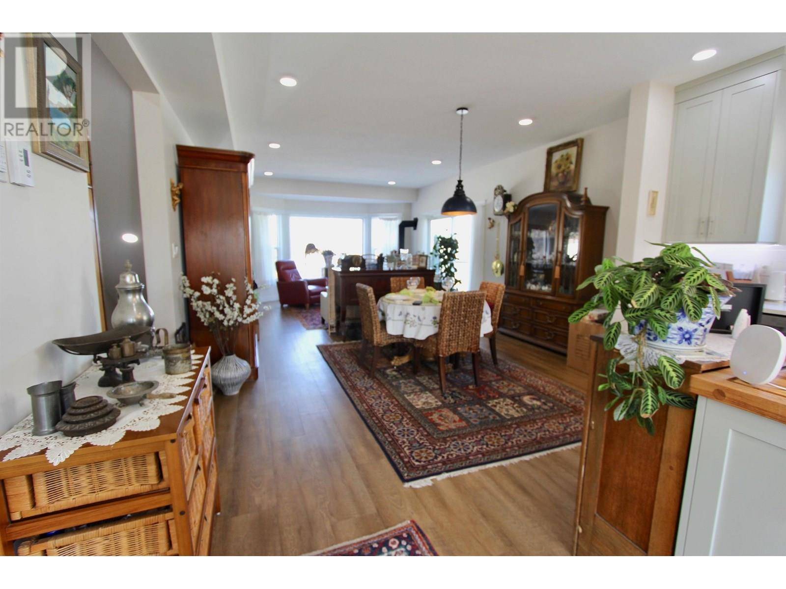 Prince George, BC V2L3V6,985 PATRICIA BOULEVARD