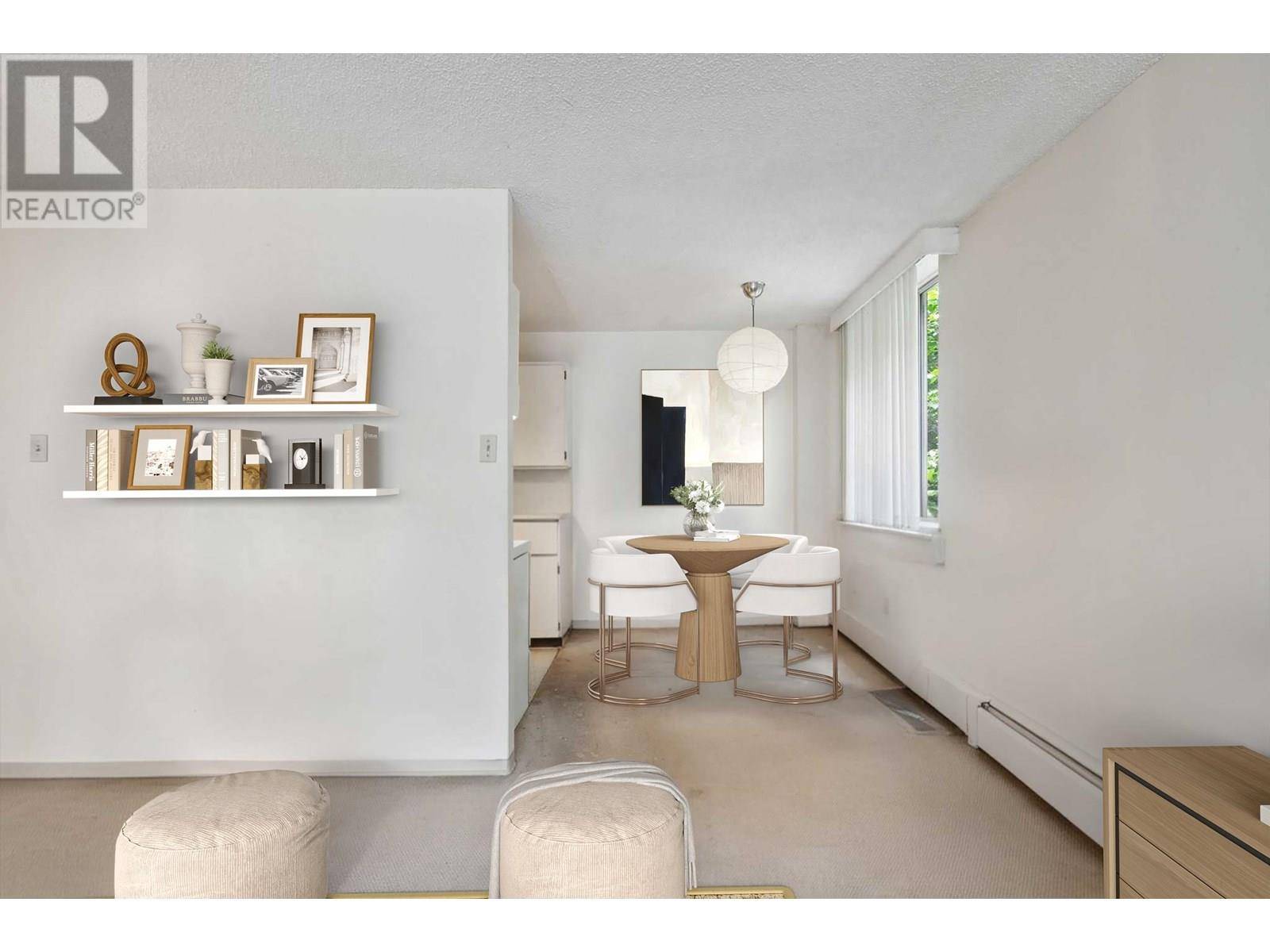 North Vancouver, BC V7P3E6,2016 FULLERTON AVE #204