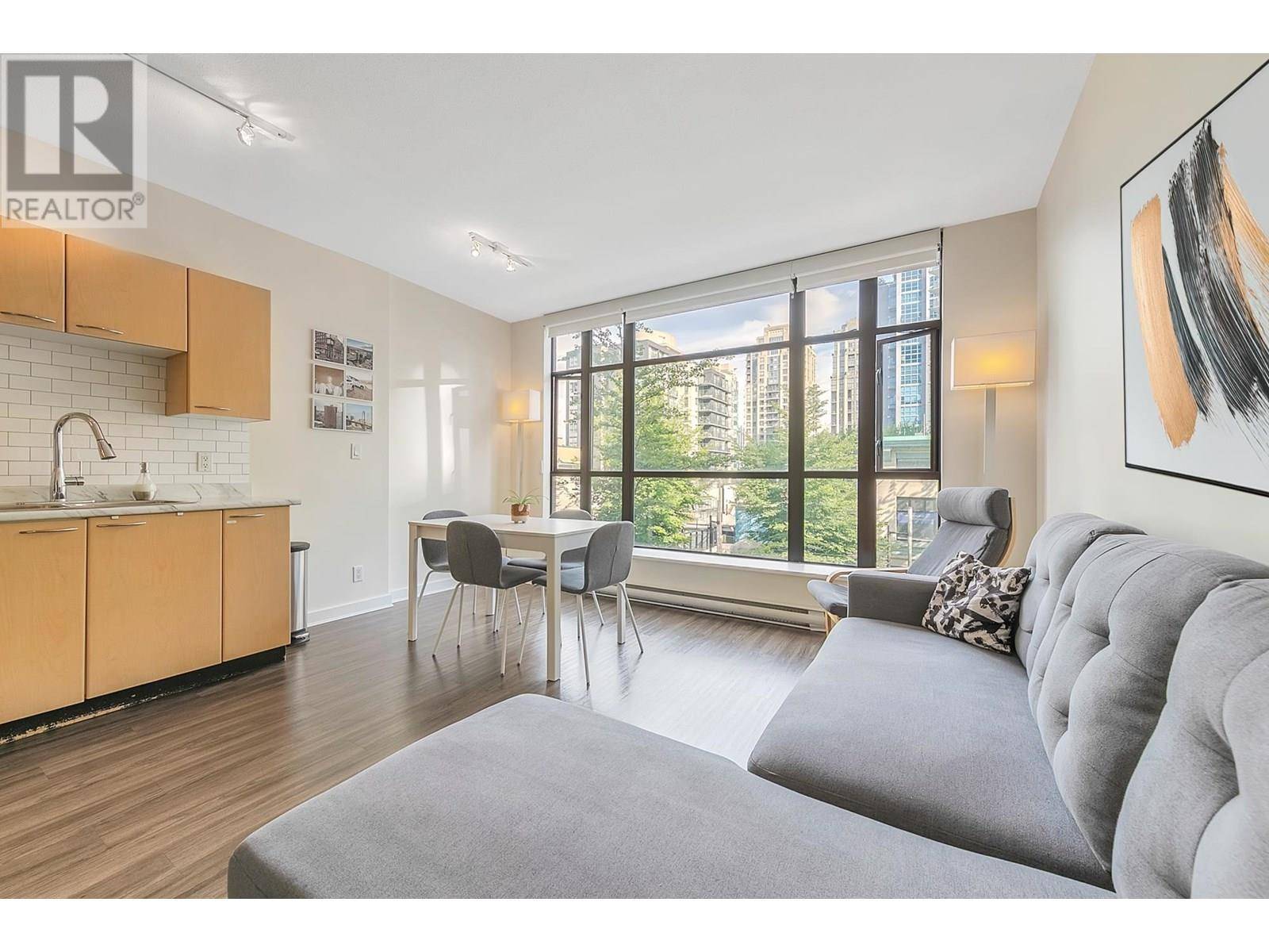 Vancouver, BC V6Z1M5,1249 GRANVILLE ST #307