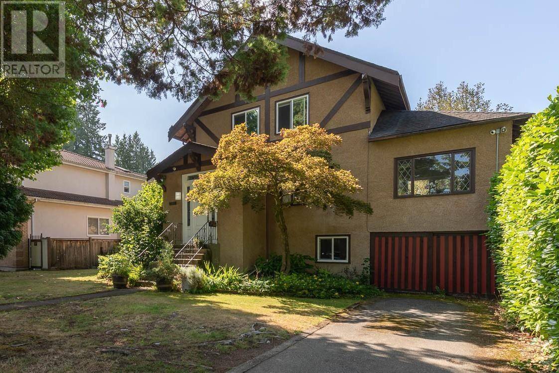 Vancouver, BC V6M1G7,2402 W 34TH AVENUE