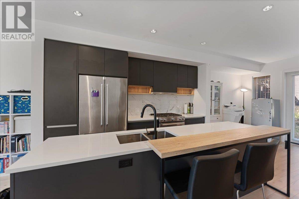 Coquitlam, BC V3B0R3,1228 HUDSON ST #19