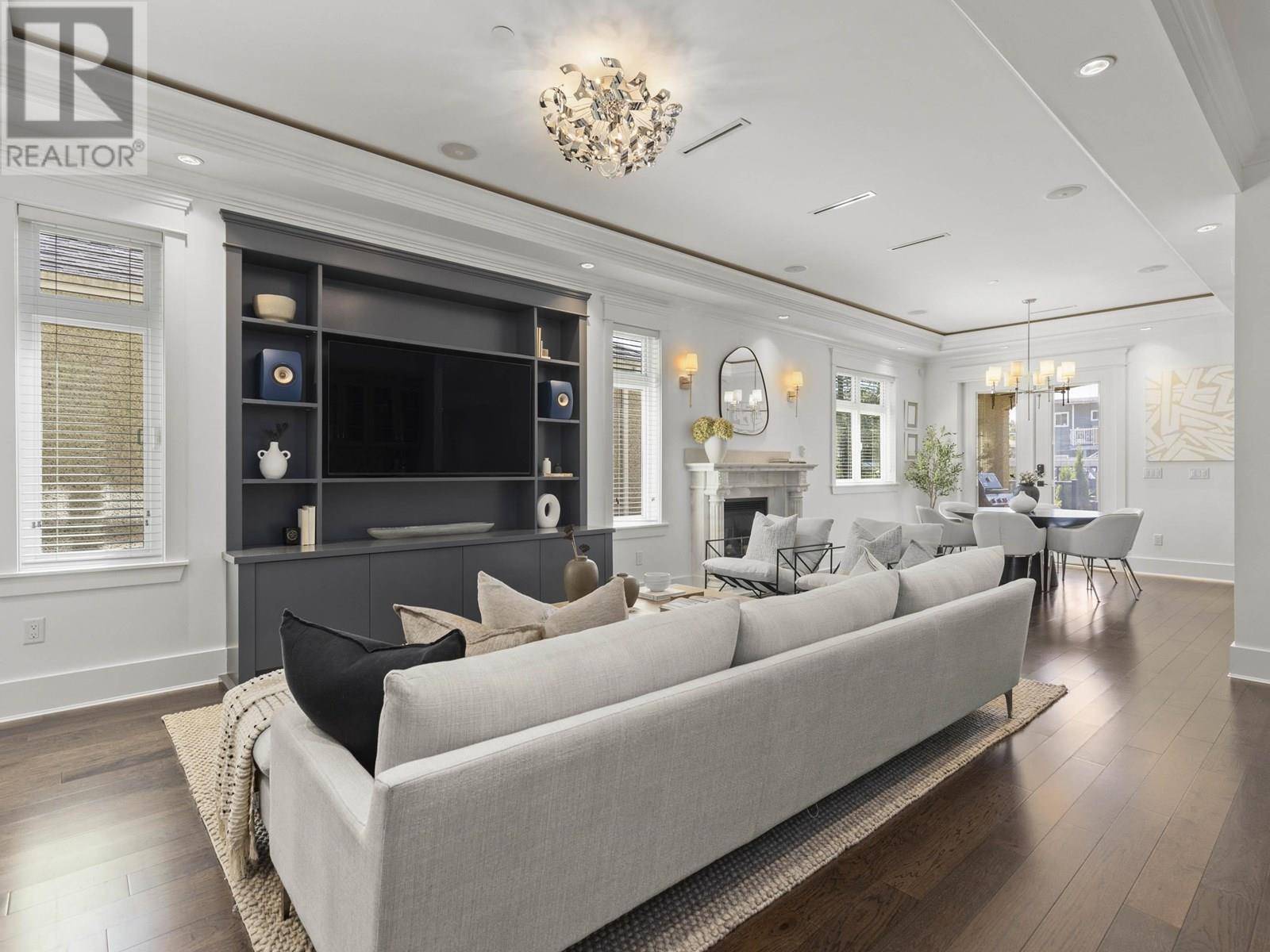 Vancouver, BC V6K3A9,3278 W 15TH AVENUE