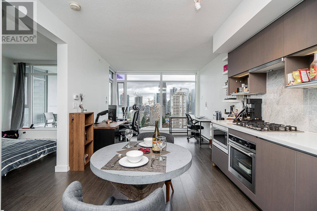 Burnaby, BC V5H0G5,6538 NELSON AVE #2205