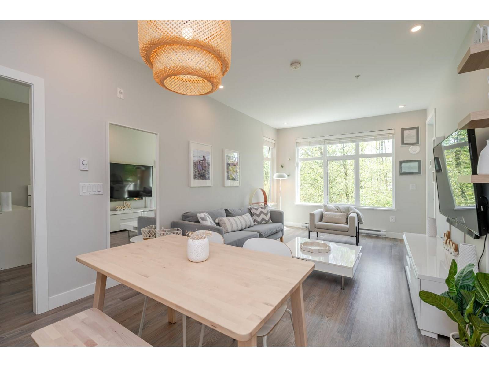 Surrey, BC V3Z1H3,15436 31 #302