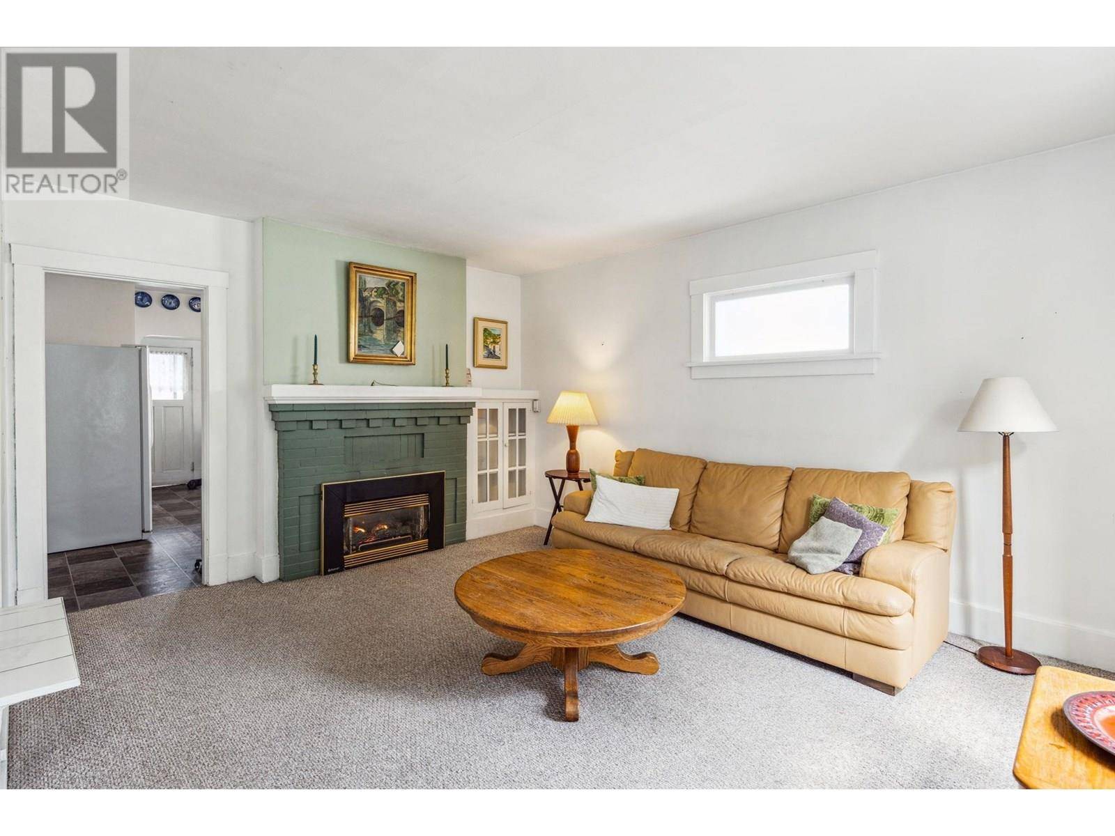 Vancouver, BC V6P3Y1,8321 SHAUGHNESSY STREET