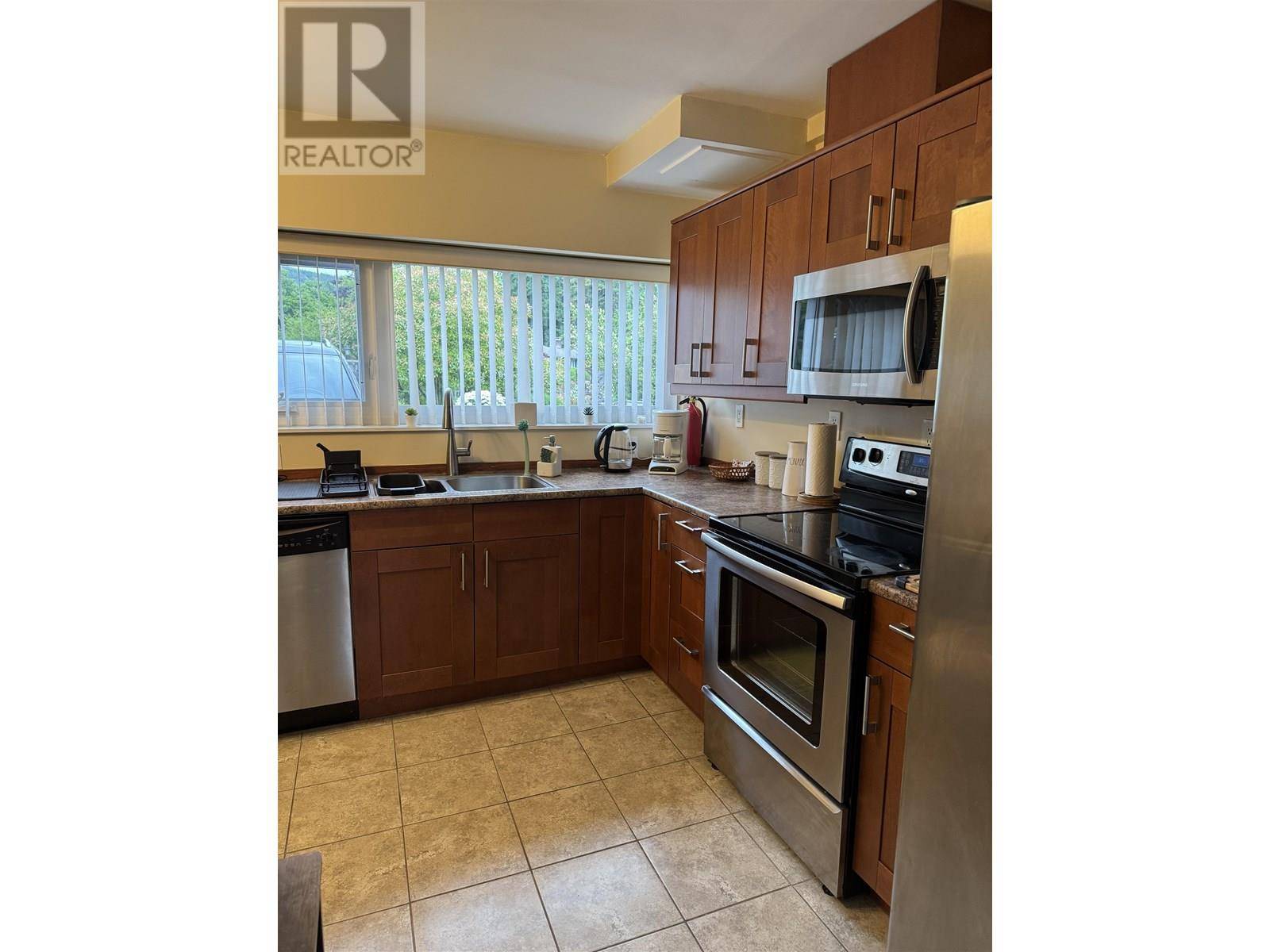 West Vancouver, BC V7W1M5,Garden Level-5345 KENSINGTON CRESCENT