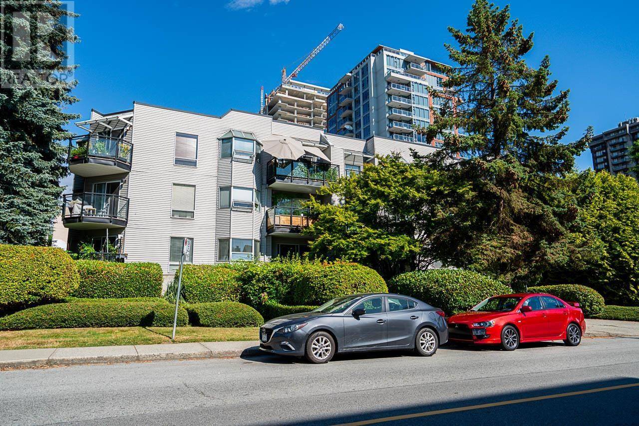 North Vancouver, BC V7M2N6,1550 CHESTERFIELD AVE #208