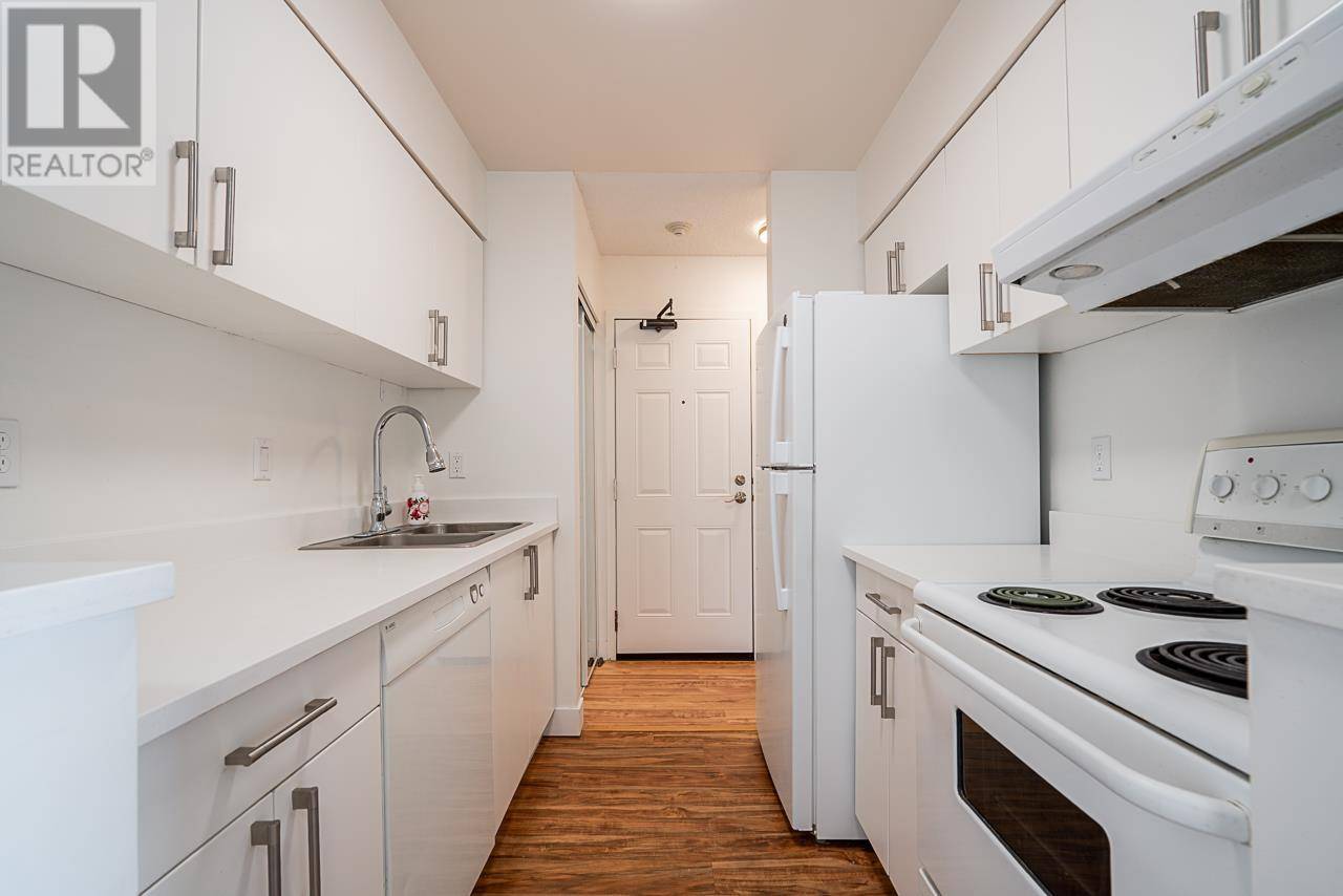 North Vancouver, BC V7M2N6,1550 CHESTERFIELD AVE #208