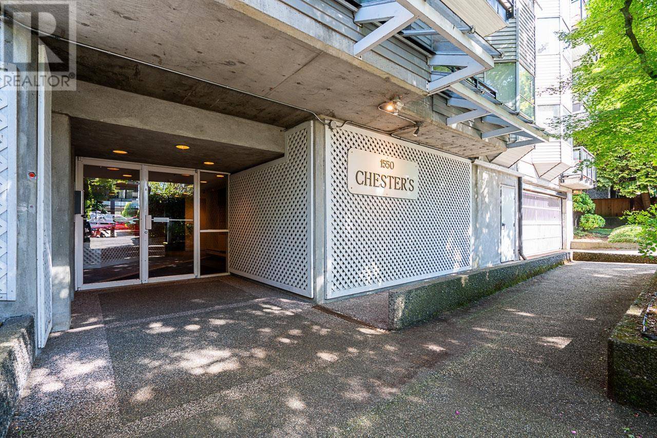 North Vancouver, BC V7M2N6,1550 CHESTERFIELD AVE #208