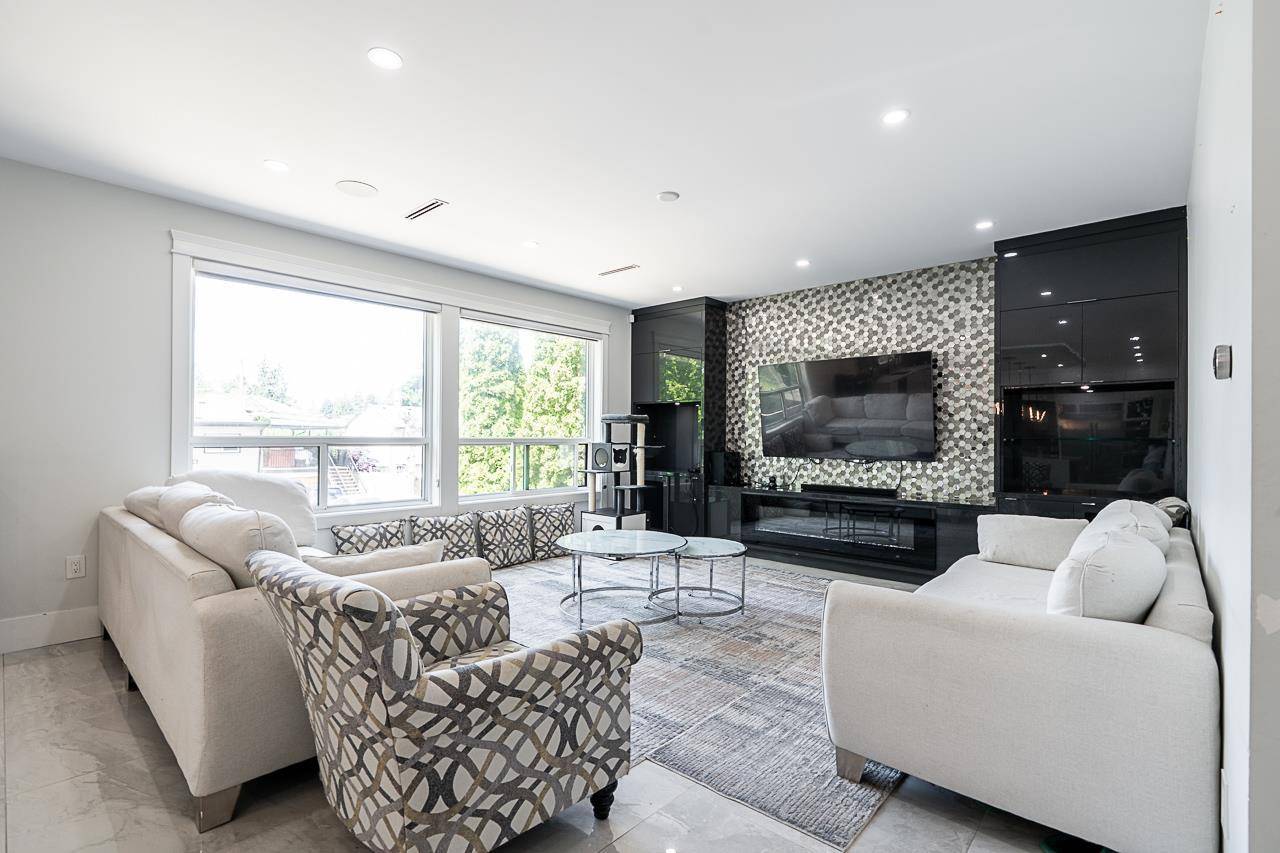 Surrey, BC V3V6W3,9417 132A STREET