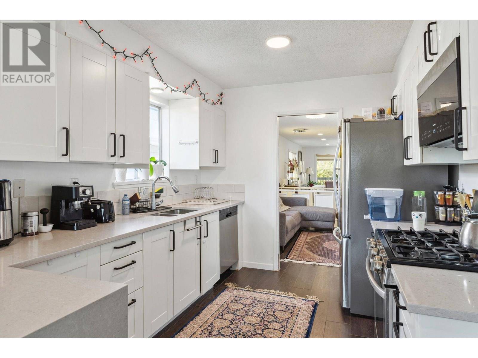 North Vancouver, BC V7M2T4,1949 MAHON AVENUE