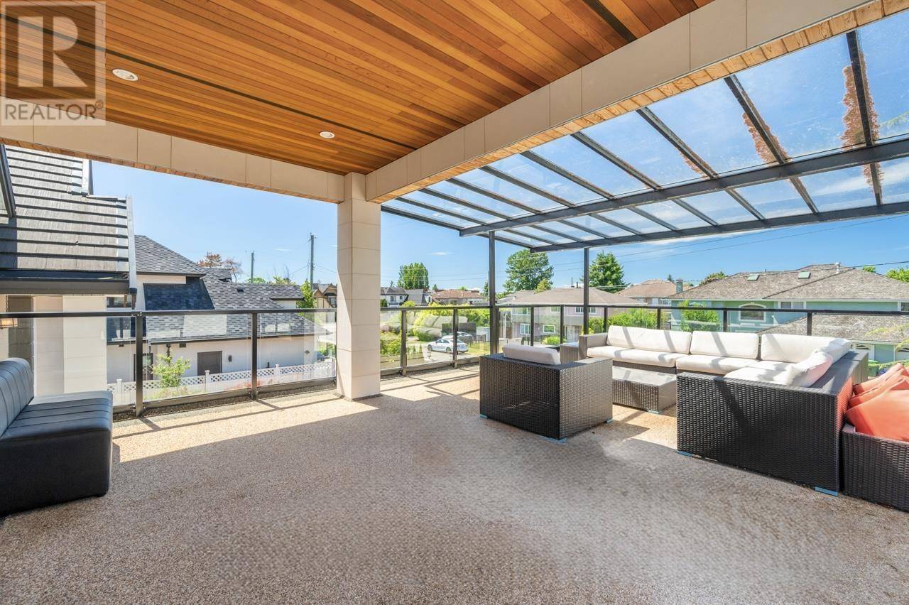 Richmond, BC V7C1R7,8520 LITTLEMORE PLACE