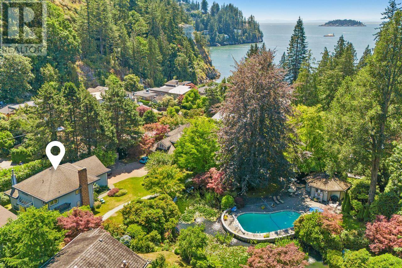 West Vancouver, BC V7W3B7,6755 DUFFERIN AVENUE