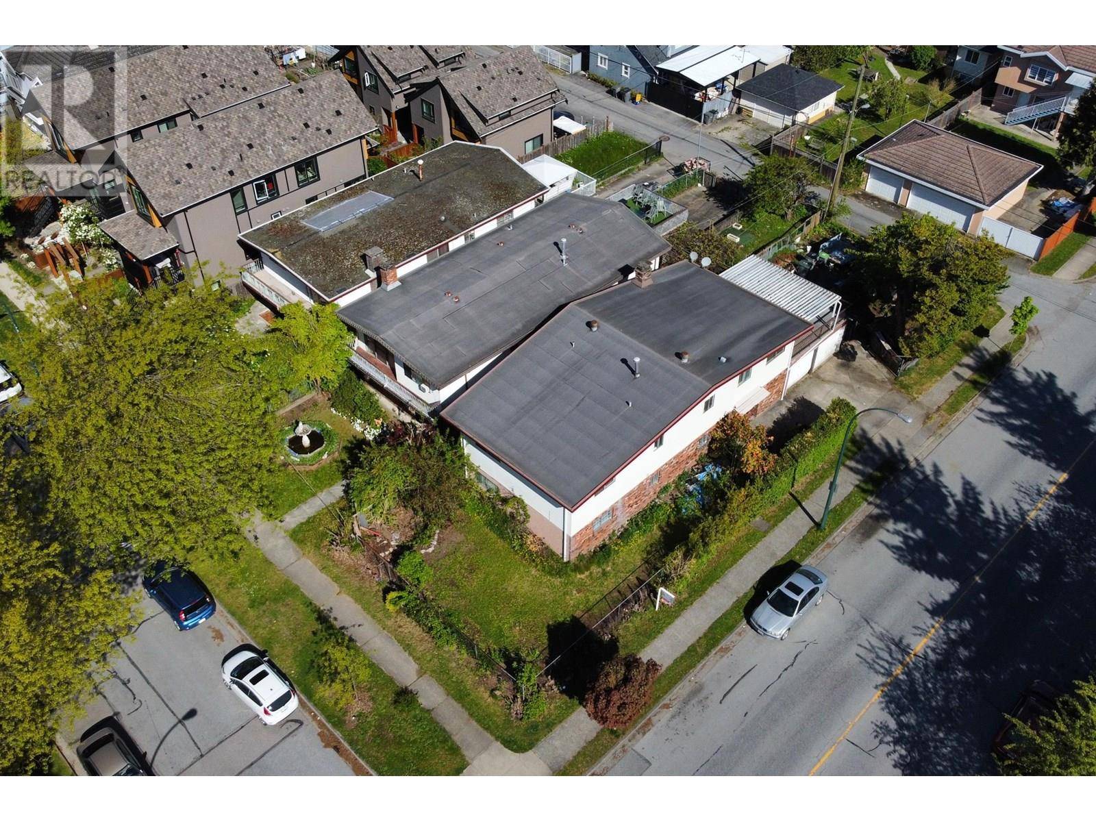 Vancouver, BC V5R3K1,5591 CLARENDON STREET