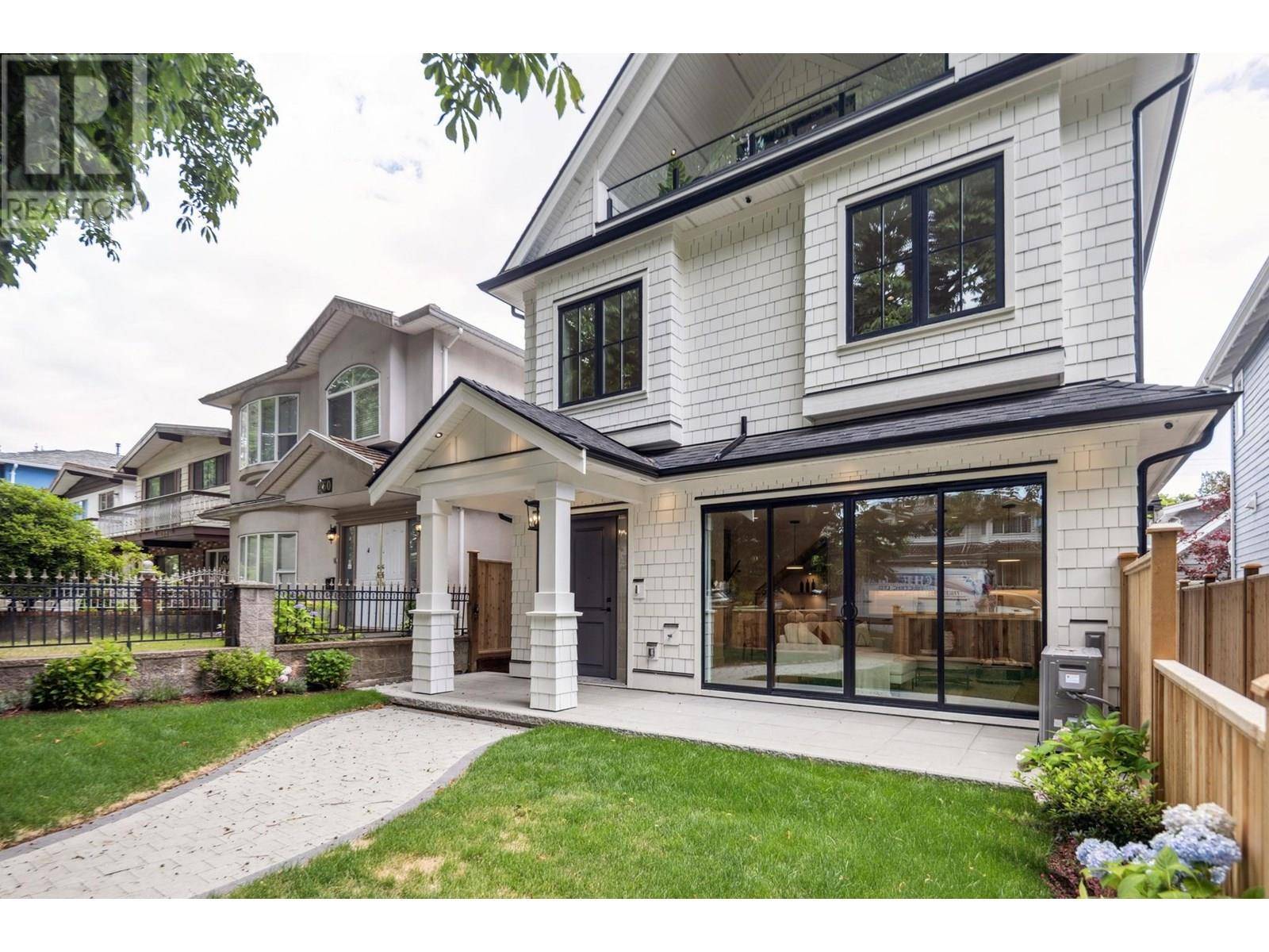 Vancouver, BC V5W1K2,250 East 39TH AVE #1