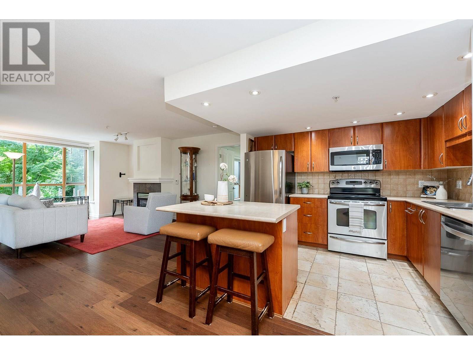 Port Moody, BC V3H5J6,285 NEWPORT DR #219