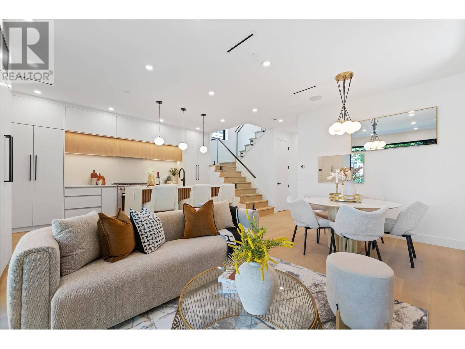 Vancouver, BC V6K2P9,2858 WEST 12TH AVE #1