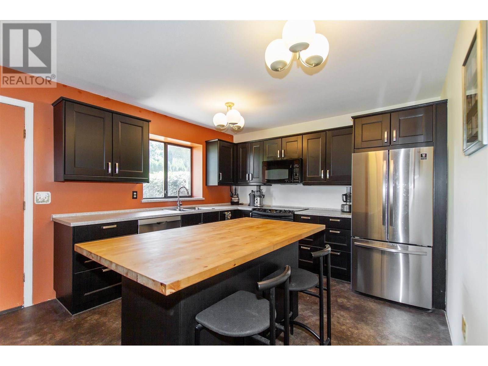 Maple Ridge, BC V2X9H4,20130 DITTON STREET